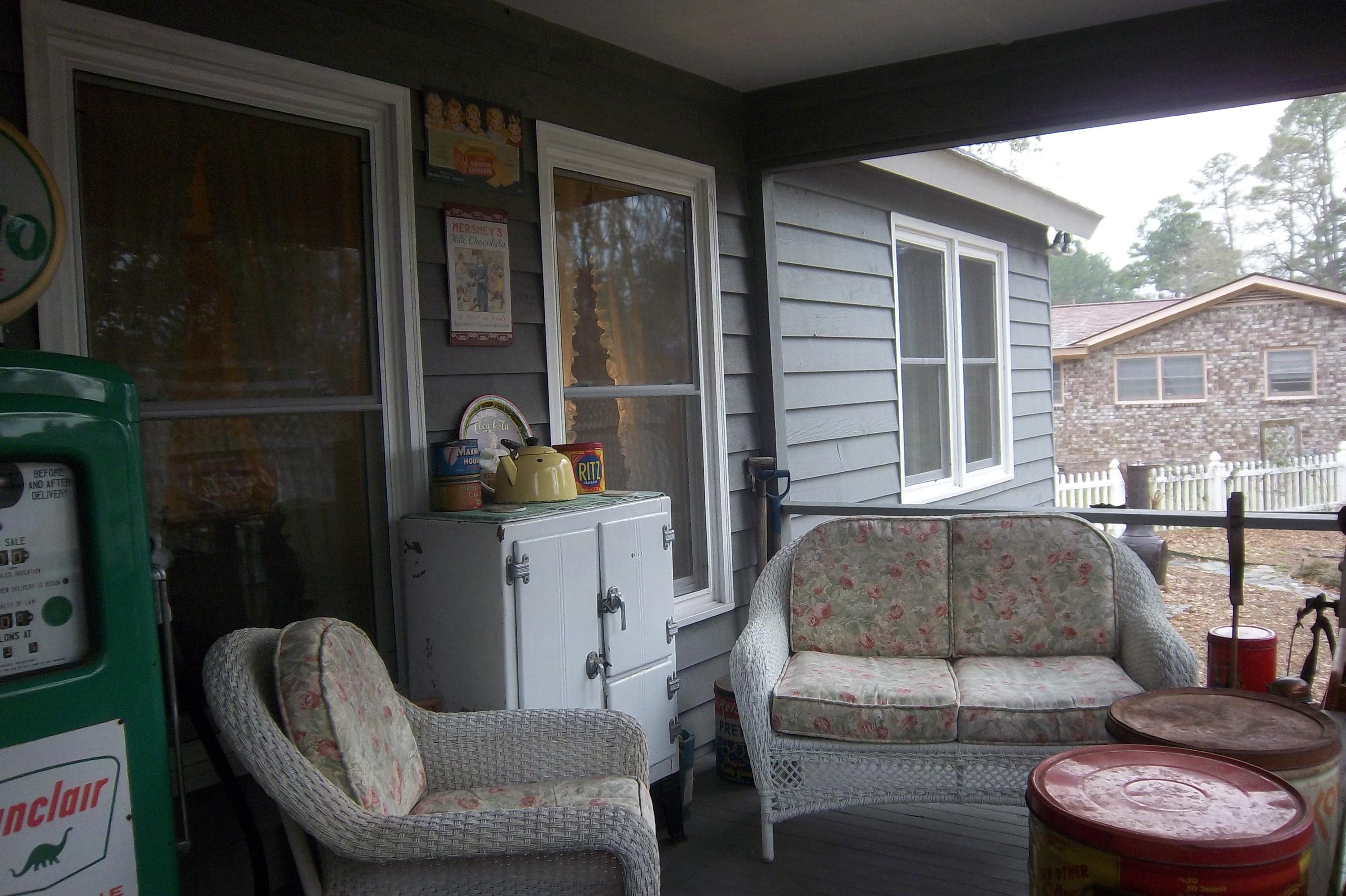 764 Dandridge Road Walterboro, SC 29488 - Photo 25 of 34 Screened Back Porch