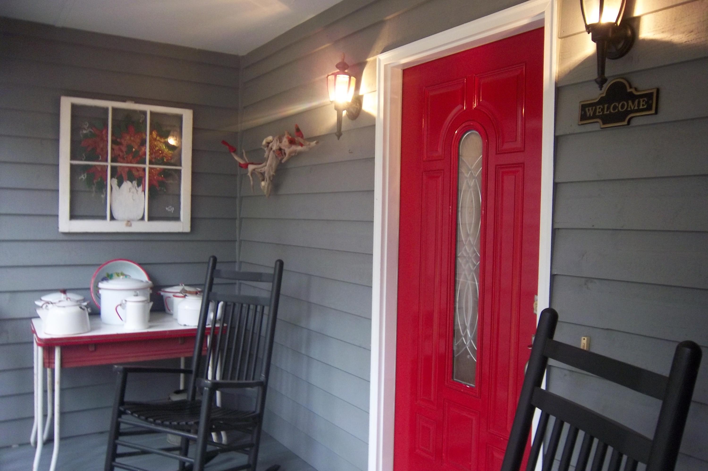 764 Dandridge Road Walterboro, SC 29488 - Photo 4 of 34 Front Porch, close up