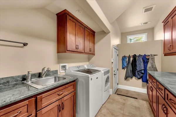 $1,550,000 | 16280 Canto De Las Lupine, Redding, CA 96001