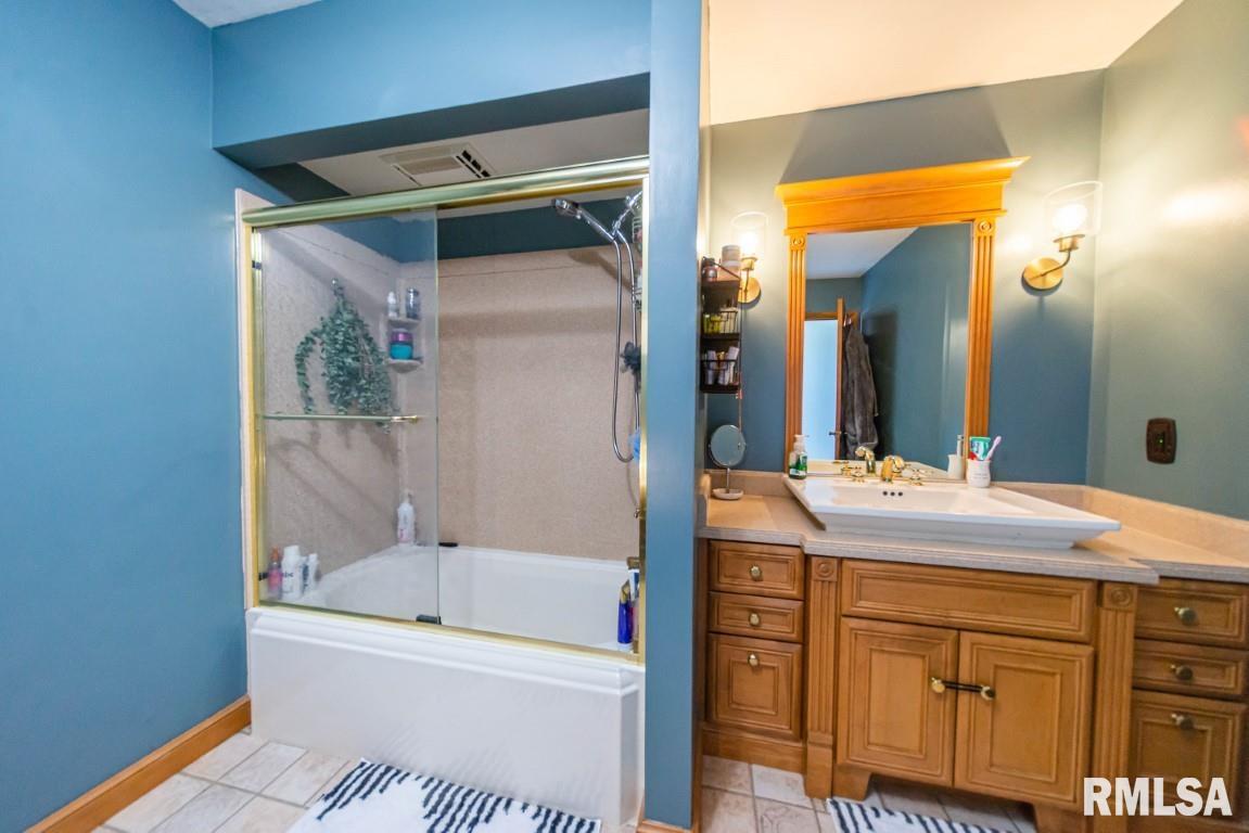 11862 East Wills Road Mount Vernon, IL 62864 - Photo 37 of 56 Gallery Image 37