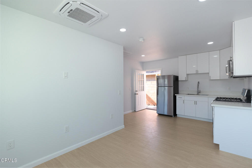 3630 South F Street, Unit 2 Oxnard, CA 93033 - Photo 3 of 17 Gallery Image 3