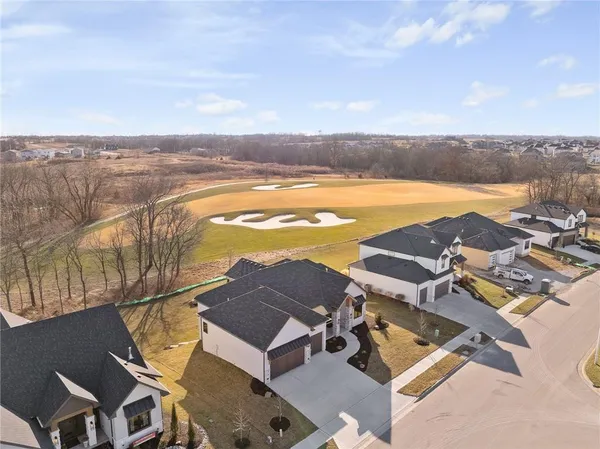 $998,900 | 703 Hampstead Drive, Raymore, MO 64083