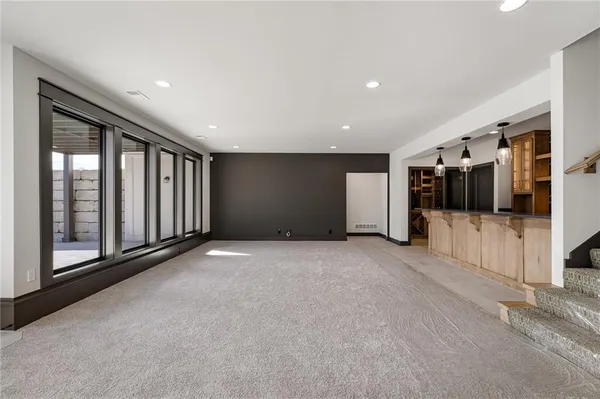 $998,900 | 703 Hampstead Drive, Raymore, MO 64083