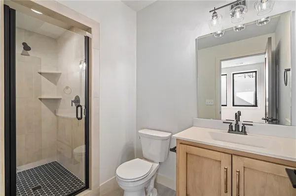 $998,900 | 703 Hampstead Drive, Raymore, MO 64083