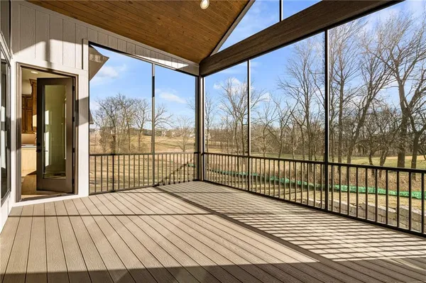 $998,900 | 703 Hampstead Drive, Raymore, MO 64083