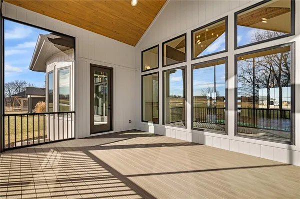 $998,900 | 703 Hampstead Drive, Raymore, MO 64083