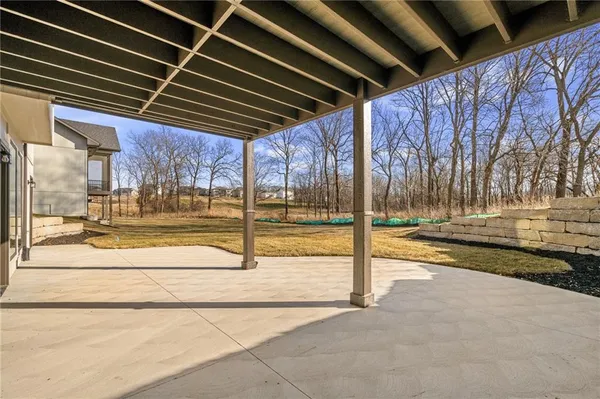 $998,900 | 703 Hampstead Drive, Raymore, MO 64083