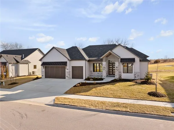 $998,900 | 703 Hampstead Drive, Raymore, MO 64083