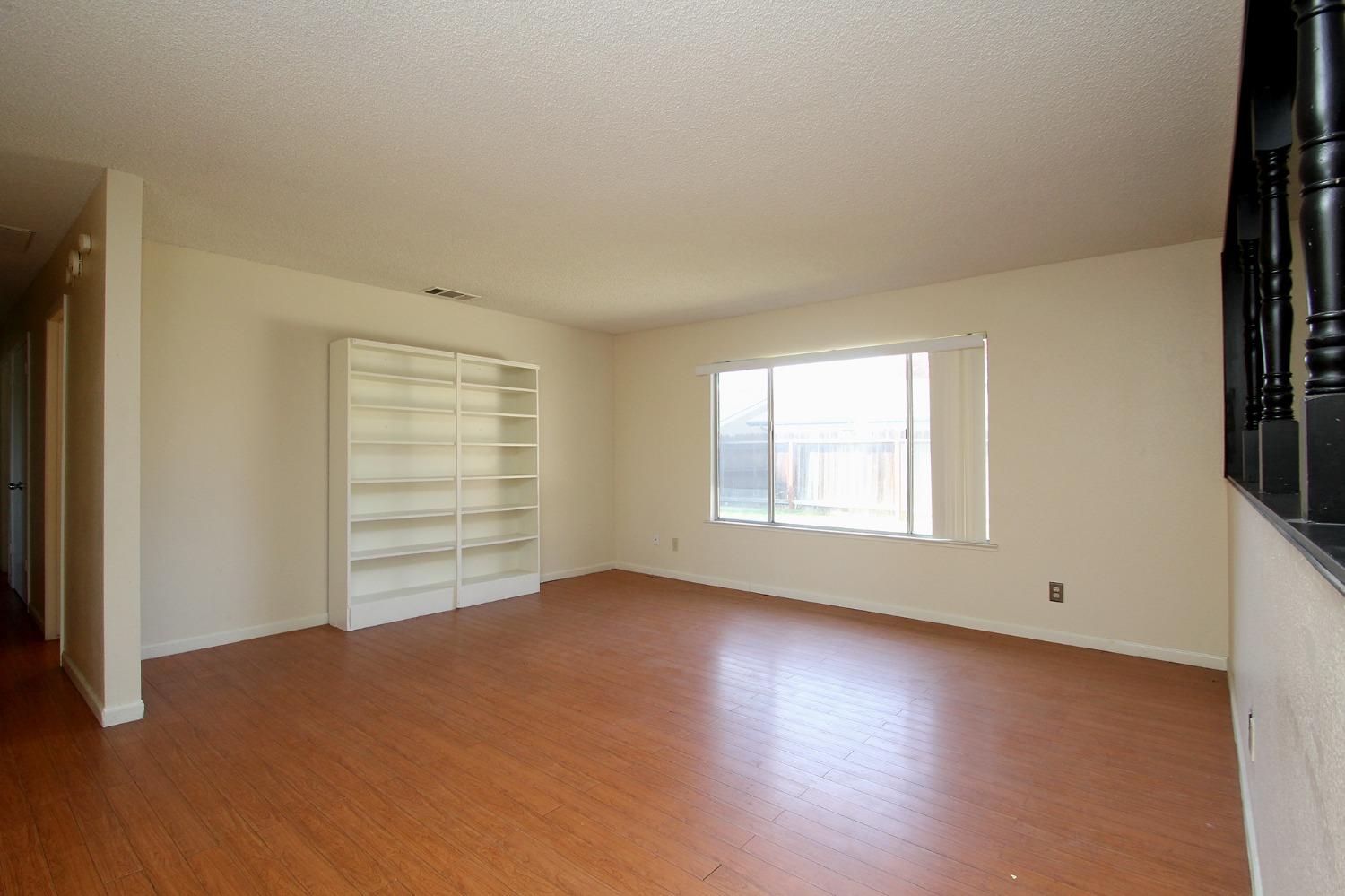 834 Fordham Avenue Clovis, CA 93611 - Photo 5 of 26 a view of room and window