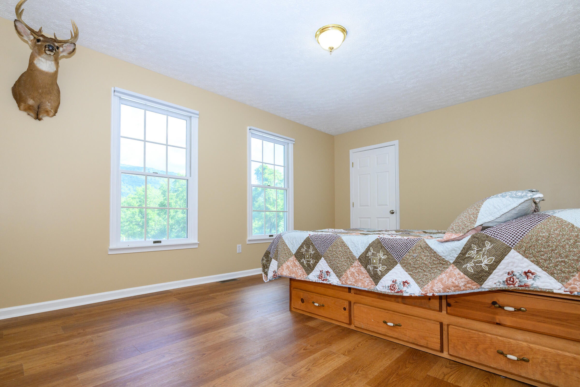 2704 Stone House Road Caldwell, WV 24925 - Photo 32 of 94 Gallery Image 32