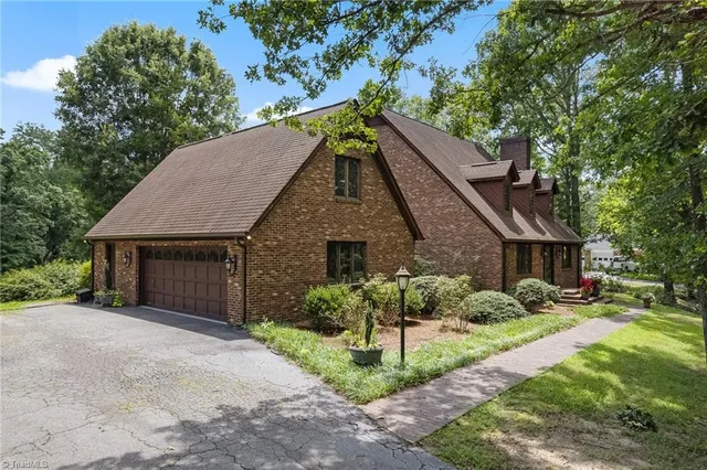 $699,000 | 304 Cascade Drive, High Point, NC 27265