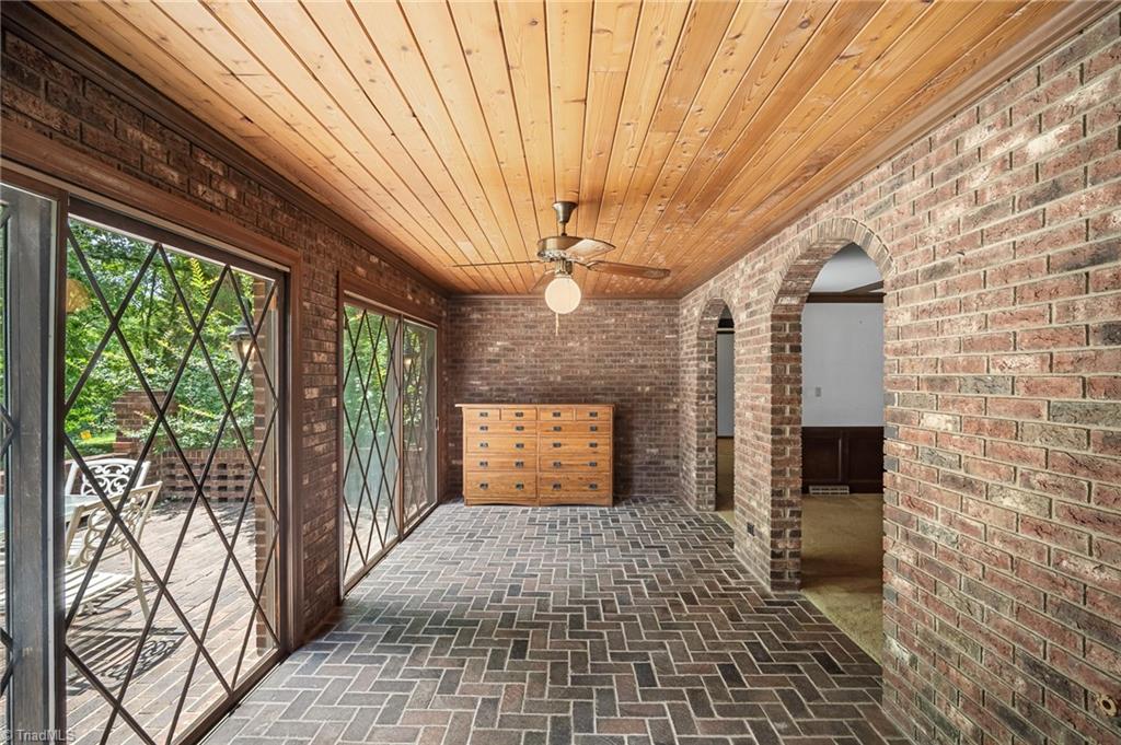 304 Cascade Drive High Point, NC 27265 - Photo 16 of 46