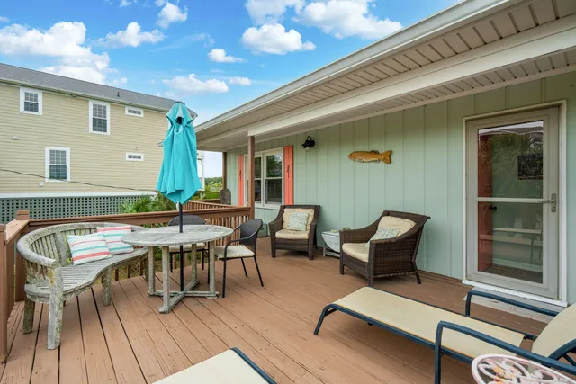 $1,400,000 | 912 West Ashley Avenue, Folly Beach, SC 29439