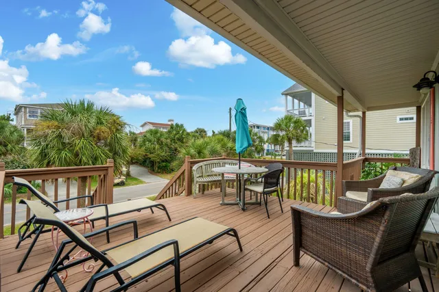$1,400,000 | 912 West Ashley Avenue, Folly Beach, SC 29439