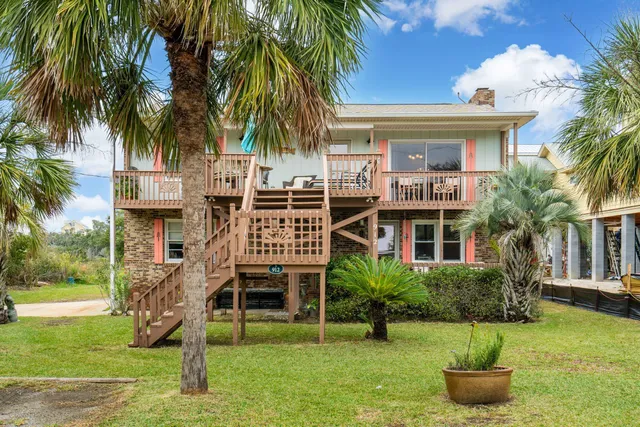 $1,400,000 | 912 West Ashley Avenue, Folly Beach, SC 29439