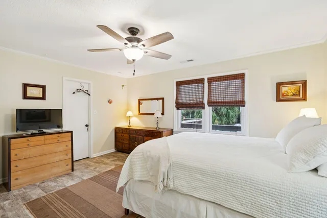 $1,400,000 | 912 West Ashley Avenue, Folly Beach, SC 29439