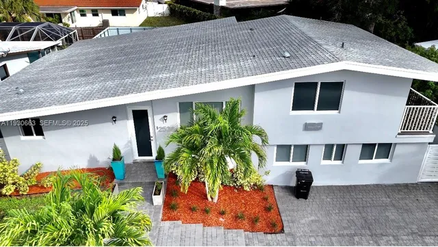 a house view with a outdoor space