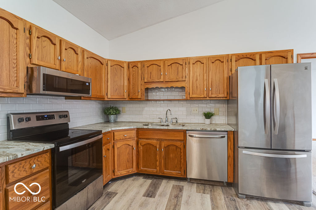 11903 Corbin Drive Fishers, IN 46038 - Photo 2 of 26
