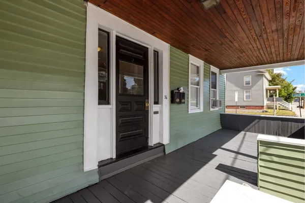 $2,300 | 36 Centre Street, Unit 1, Concord, NH 03301