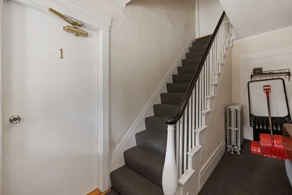 $2,300 | 36 Centre Street, Unit 1, Concord, NH 03301