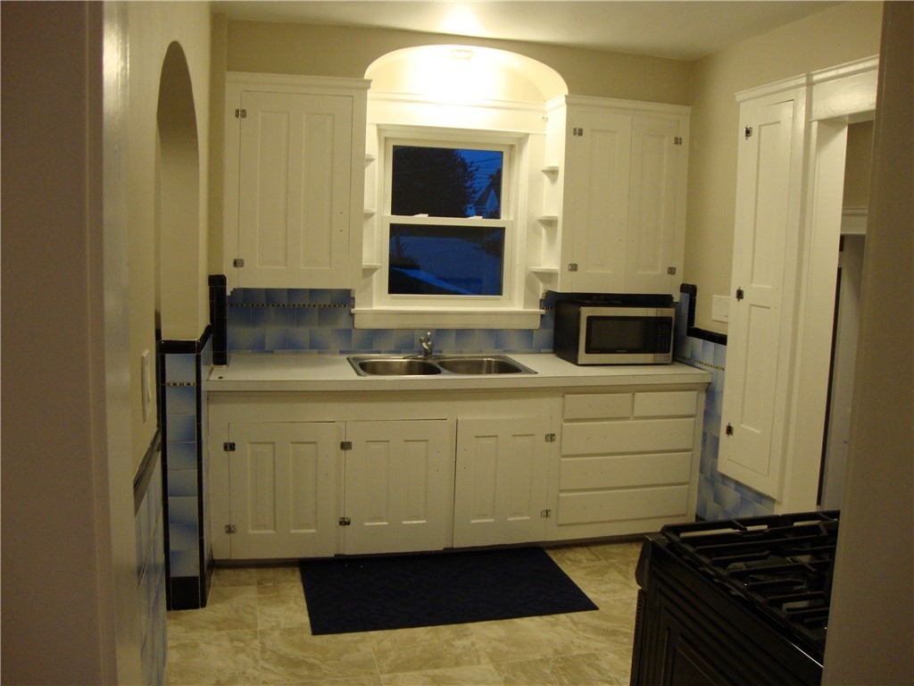 141 Calaman Road Cranston, RI 02910 - Photo 15 of 30 Kitchen