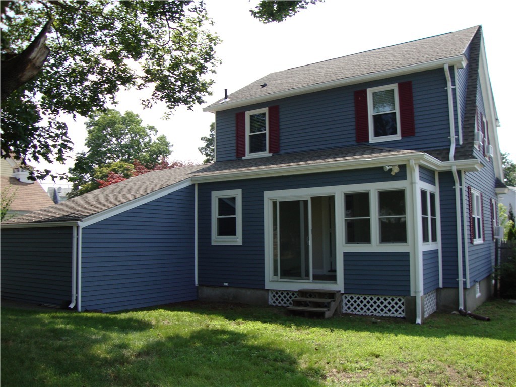 141 Calaman Road Cranston, RI 02910 - Photo 3 of 30