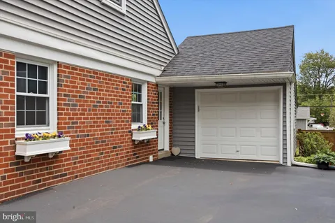 $850,000 | 109 Rodney Circle, Bryn Mawr, PA 19010