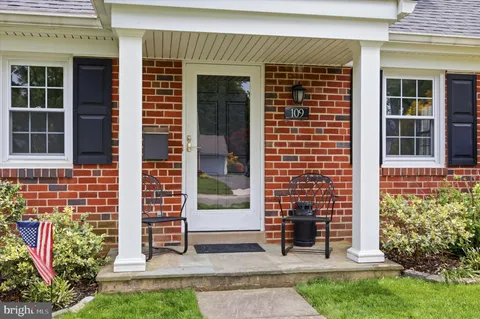 $850,000 | 109 Rodney Circle, Bryn Mawr, PA 19010