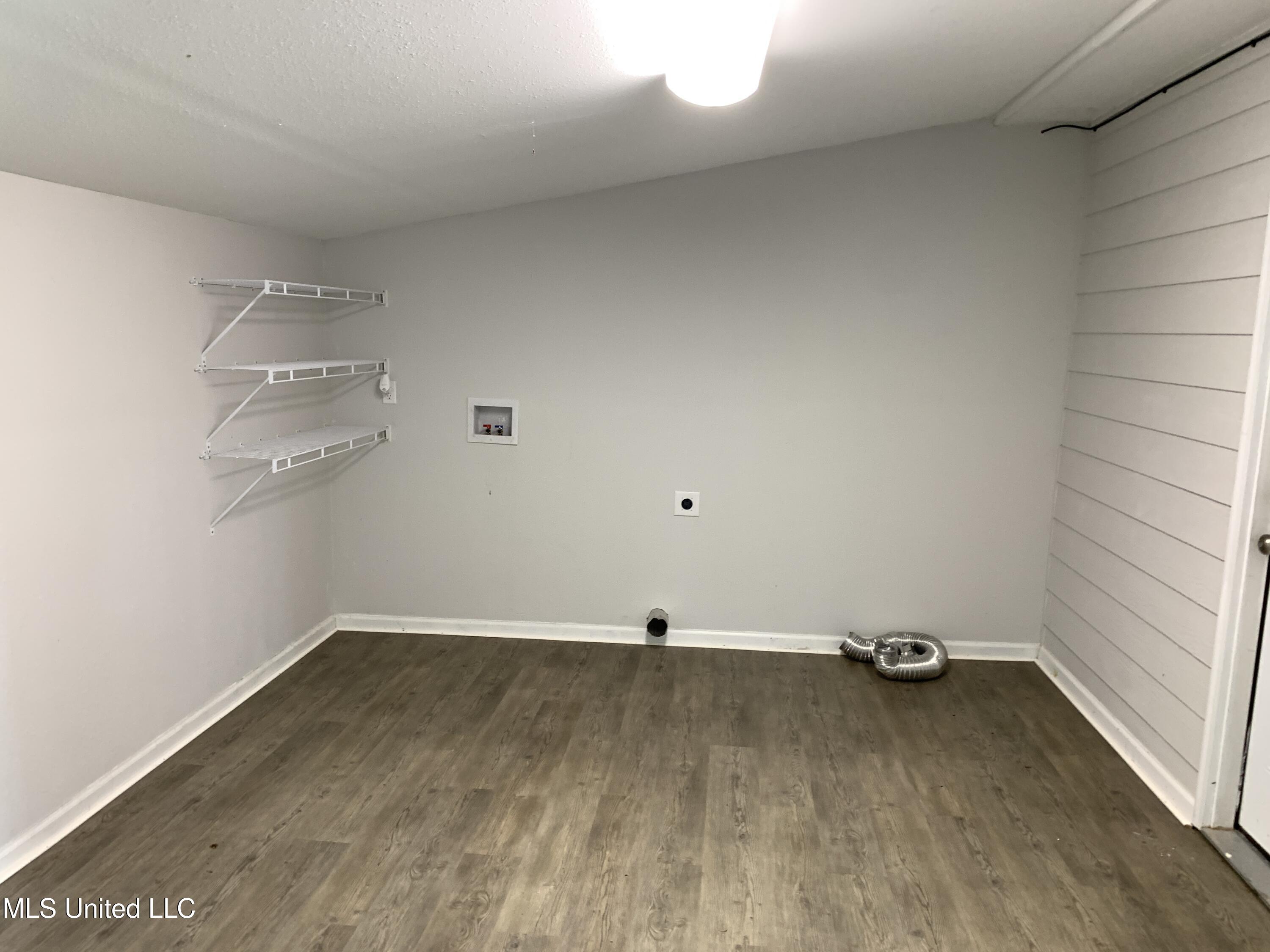 10085 Paradise Lane Bay St. Louis, MS 39520 - Photo 4 of 15 IMG_6969