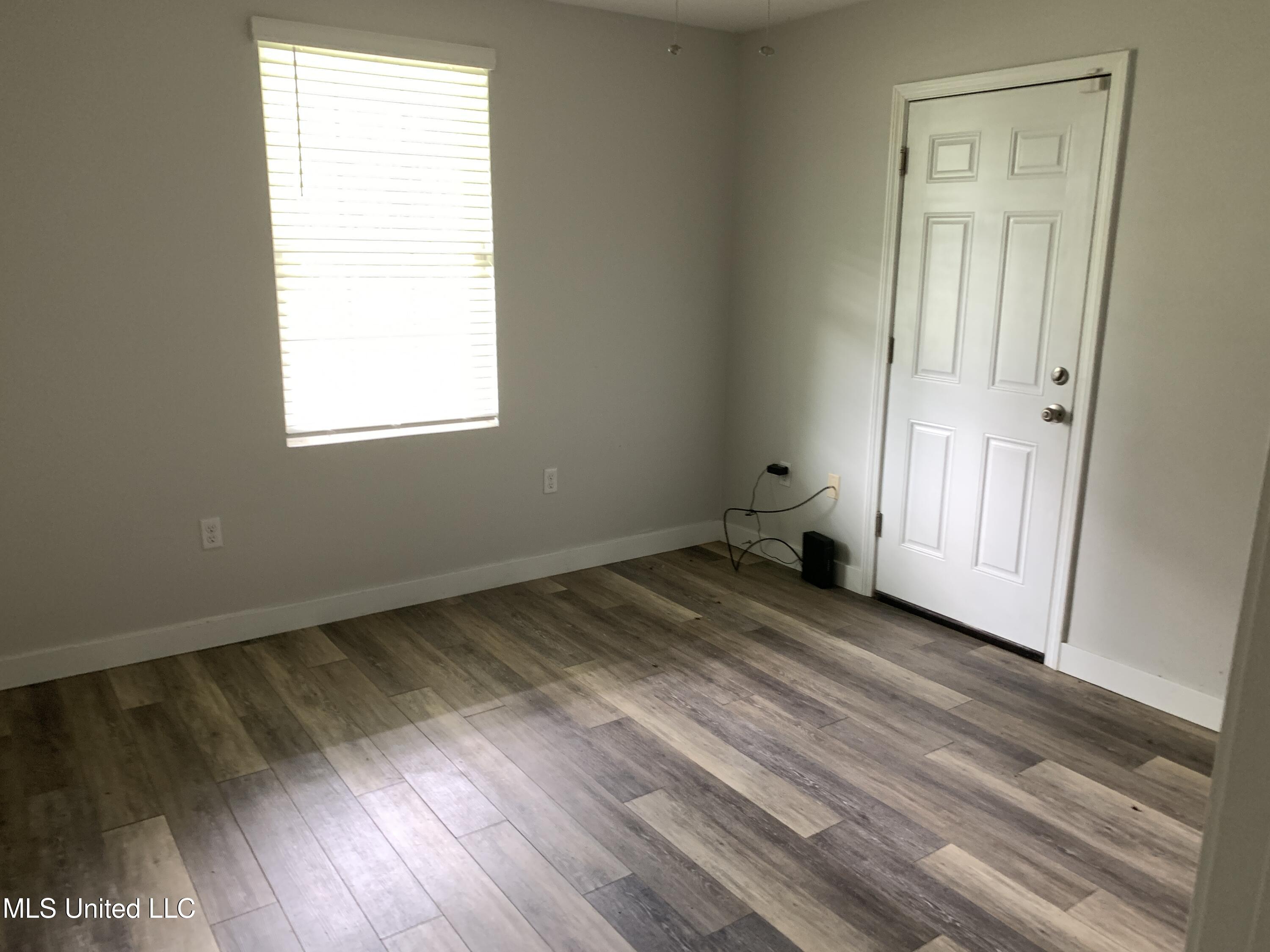 10085 Paradise Lane Bay St. Louis, MS 39520 - Photo 7 of 15 IMG_6974