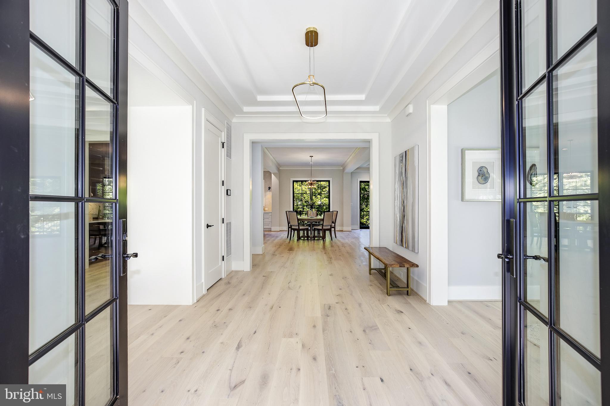 8020 Georgetown Pike McLean, VA 22102 - Photo 5 of 109