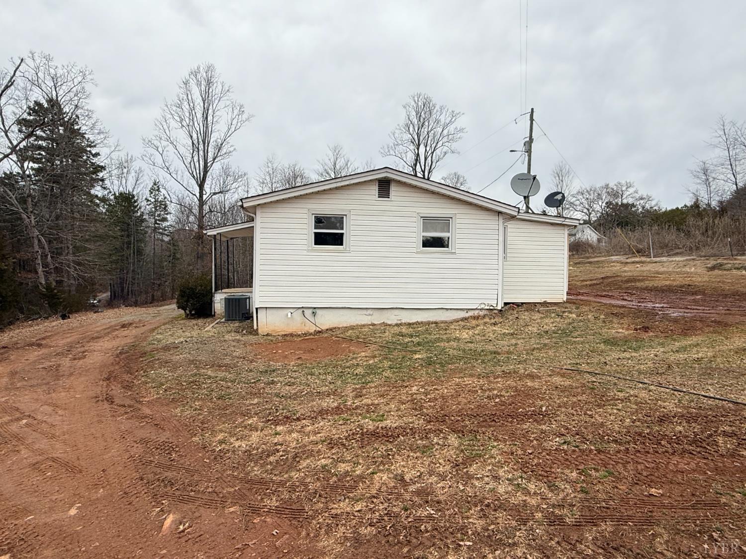 1120 Player Road Gretna, VA 24557 - Photo 15 of 25