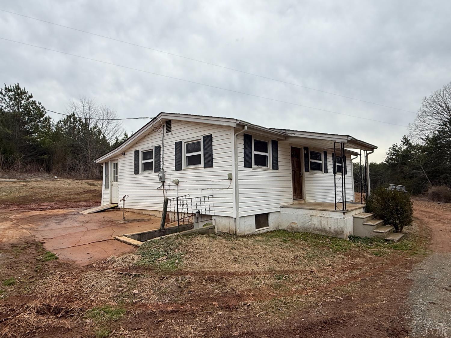 1120 Player Road Gretna, VA 24557 - Photo 17 of 25