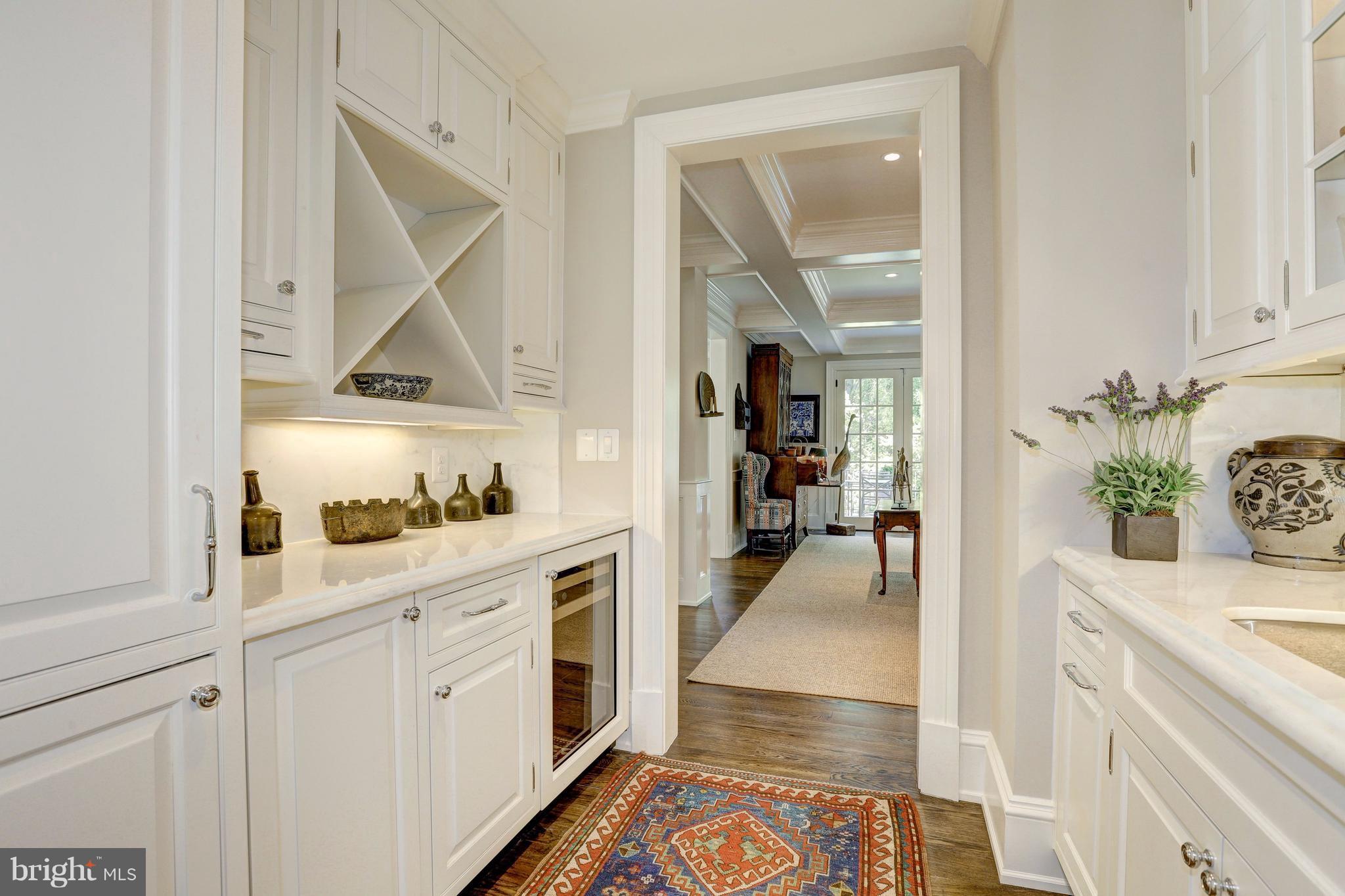 1805 Hoban Road Northwest Washington, DC 20007 - Photo 8 of 24 WET BAR