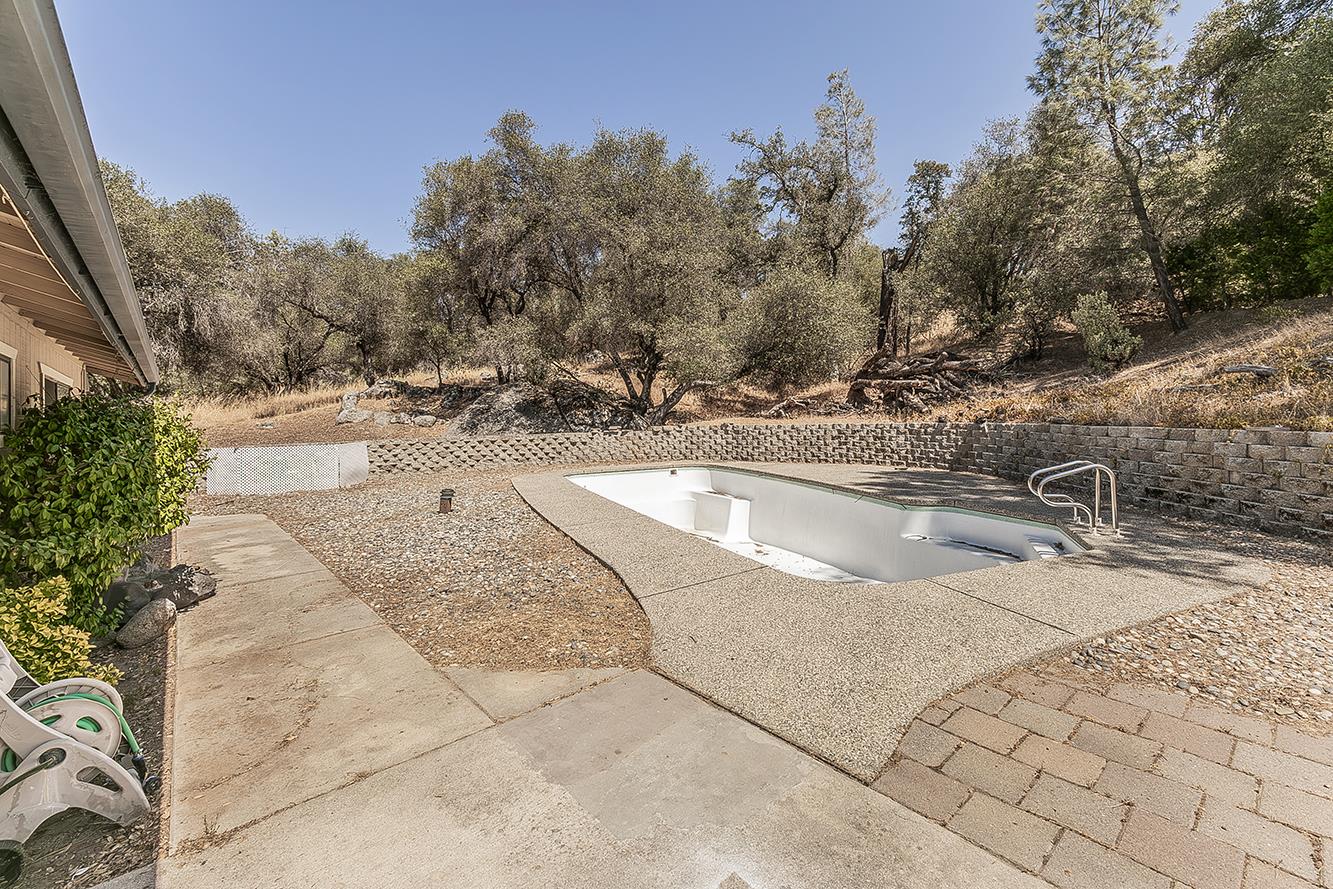 40237 Alerna Way Oakhurst, CA 93644 - Photo 17 of 23 Gallery Image 17