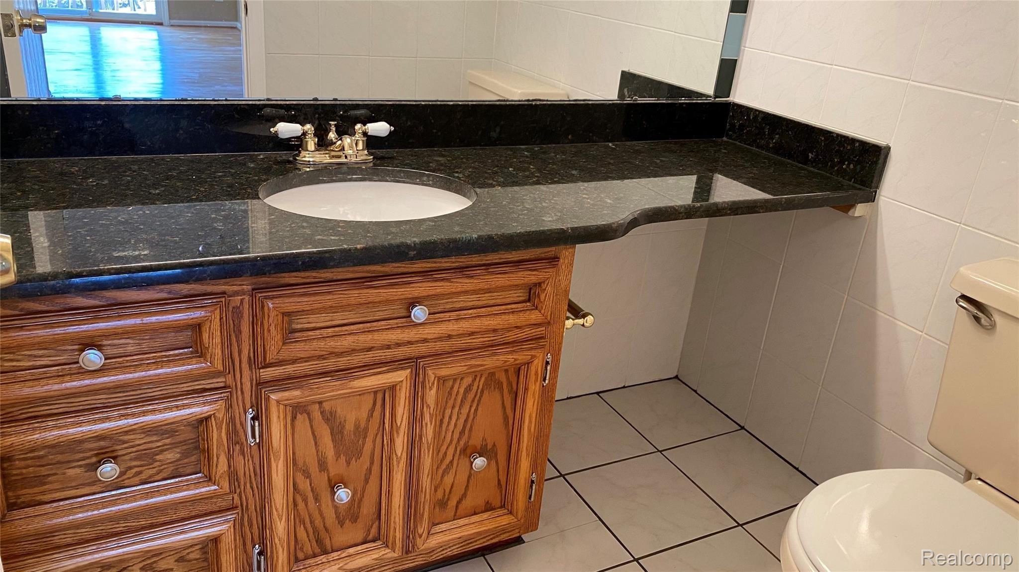 2891 Powderhorn Ridge Road Rochester, MI 48309 - Photo 11 of 24 IMG_4839.jpg