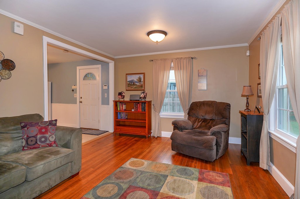 2 Mayfield Road Auburn, MA 01501 - Photo 8 of 19 Gallery Image 8