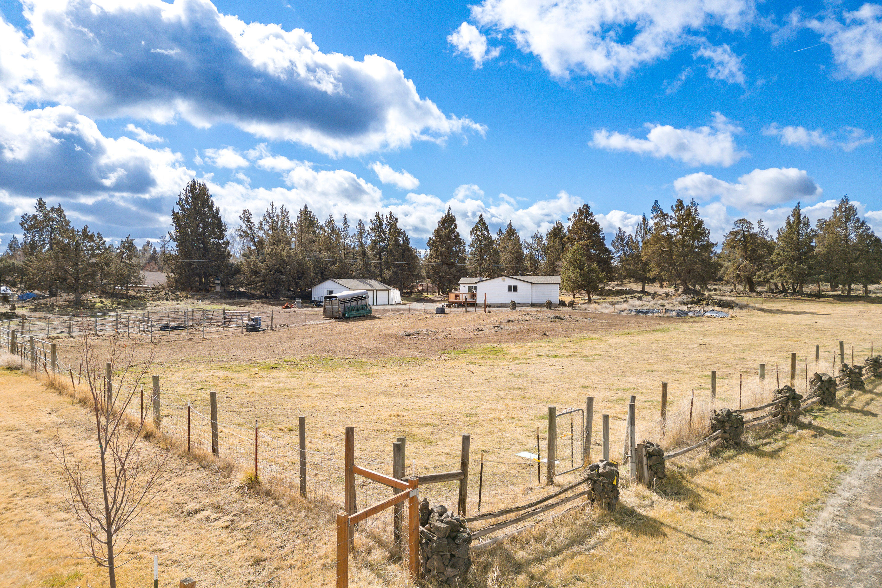 64904 Rimrock Drive Bend, OR 97703 - Photo 30 of 44