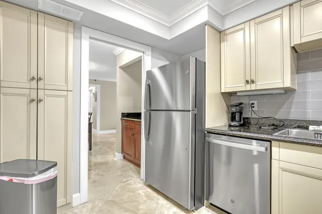 $3,300 | 3301 South Ocean Boulevard, Unit 1006, Highland Beach, FL 33487