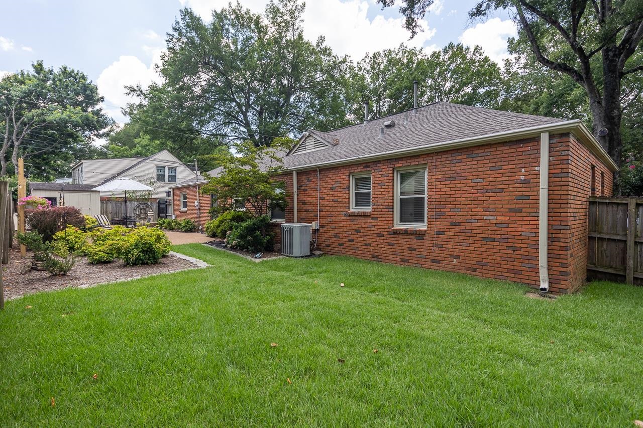1650 Hayne Road Memphis, TN 38119 - Photo 6 of 33 a front view of a house with garden