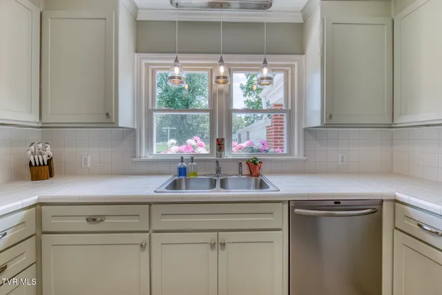 $365,000 | 1095 Yuma Road, Gate City, VA 24251