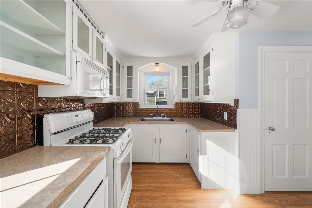 25 Newfield Avenue Warwick, RI 02888 - Photo 4 of 28