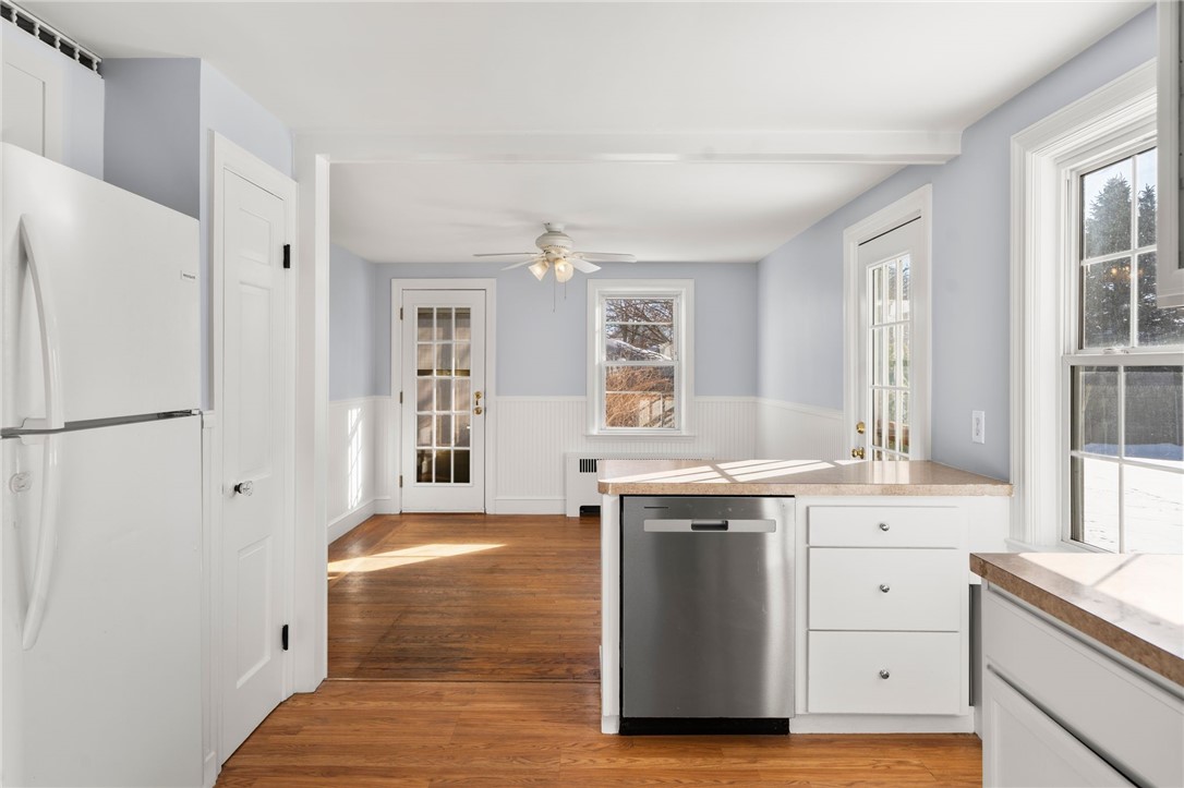 25 Newfield Avenue Warwick, RI 02888 - Photo 5 of 28