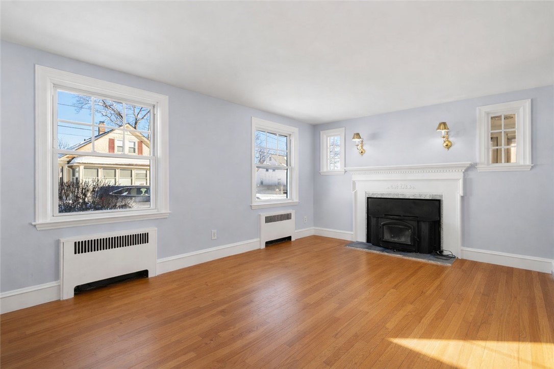 25 Newfield Avenue Warwick, RI 02888 - Photo 7 of 28