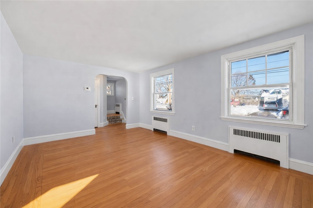 25 Newfield Avenue Warwick, RI 02888 - Photo 8 of 28