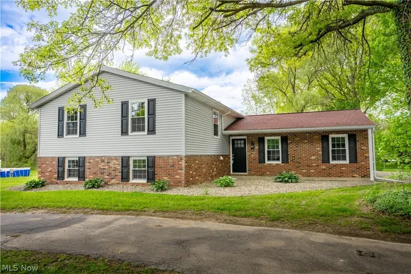 $299,900 | 6518 Lorraine Avenue Northwest, Massillon, OH 44646