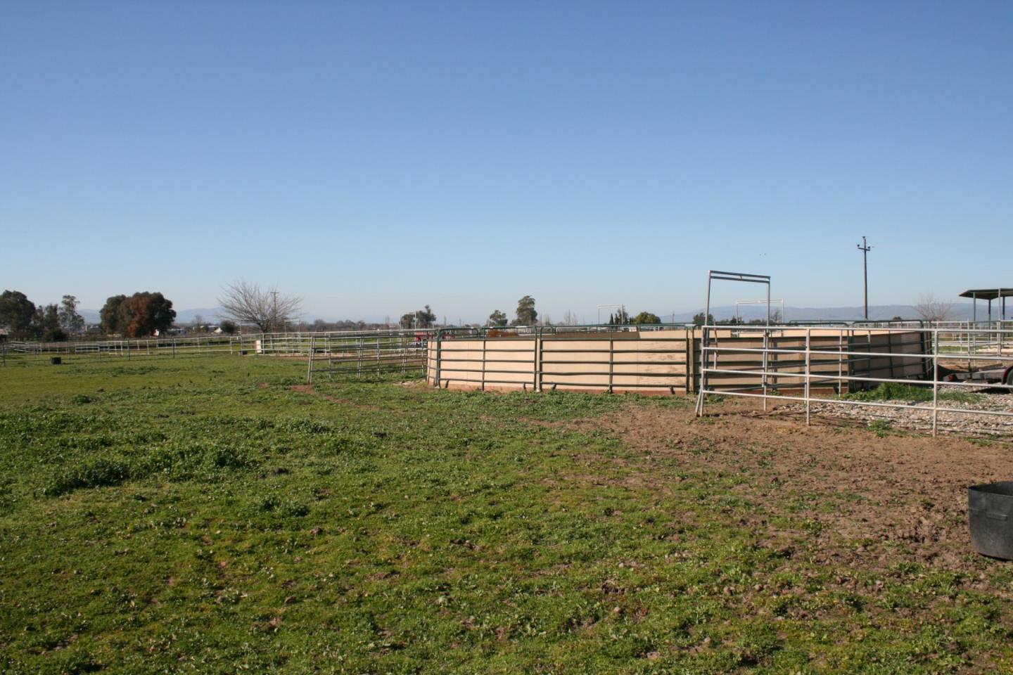 1738 H Santa Ana Road, Unit H Hollister, CA 95023 - Photo 12 of 33 a view of a green field