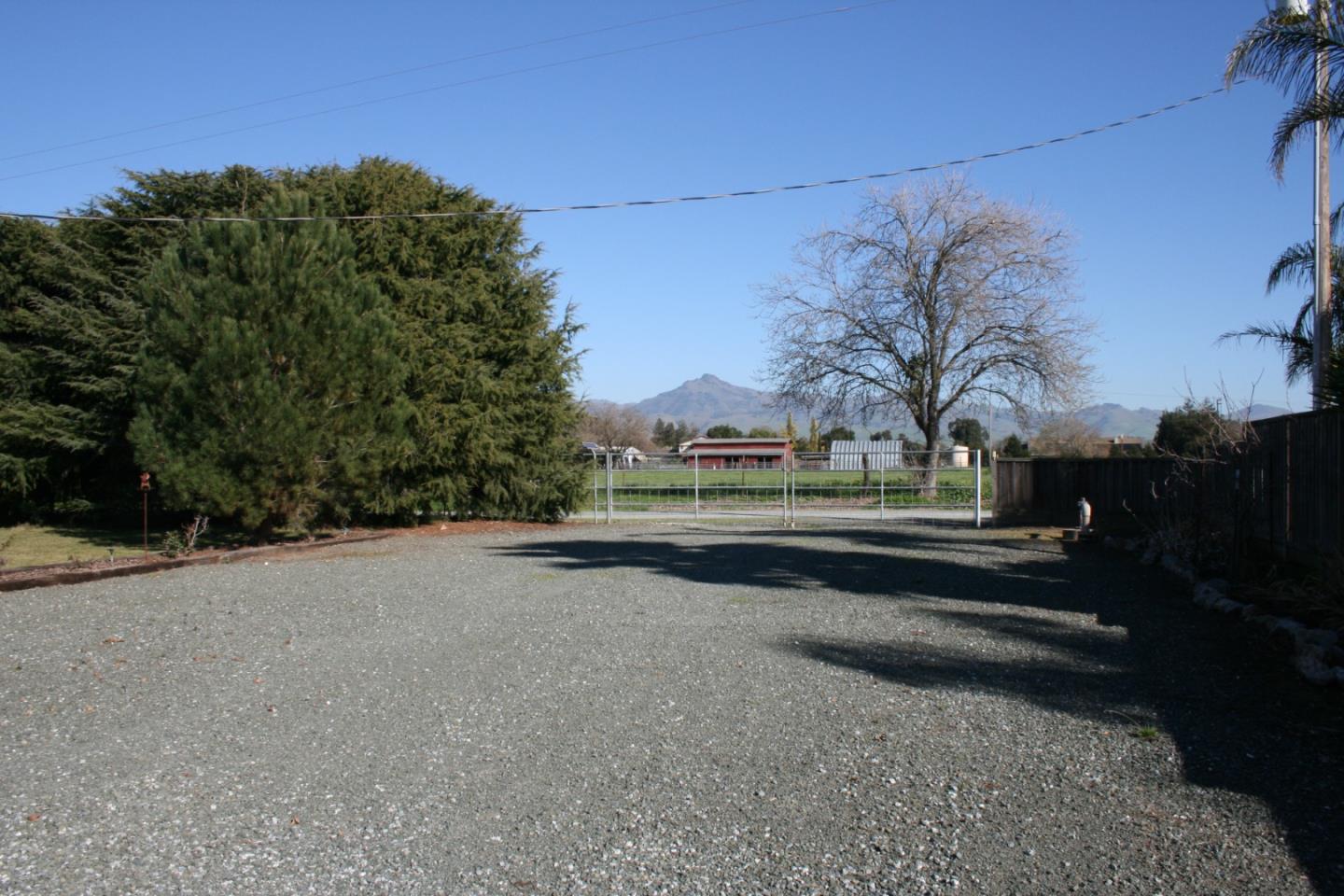 1738 H Santa Ana Road, Unit H Hollister, CA 95023 - Photo 17 of 33
