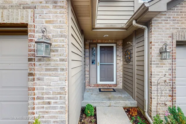 $289,900 | 542 Silver Aspen Circle, Crystal Lake, IL 60014