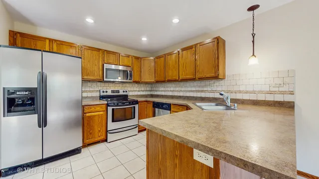 $289,900 | 542 Silver Aspen Circle, Crystal Lake, IL 60014